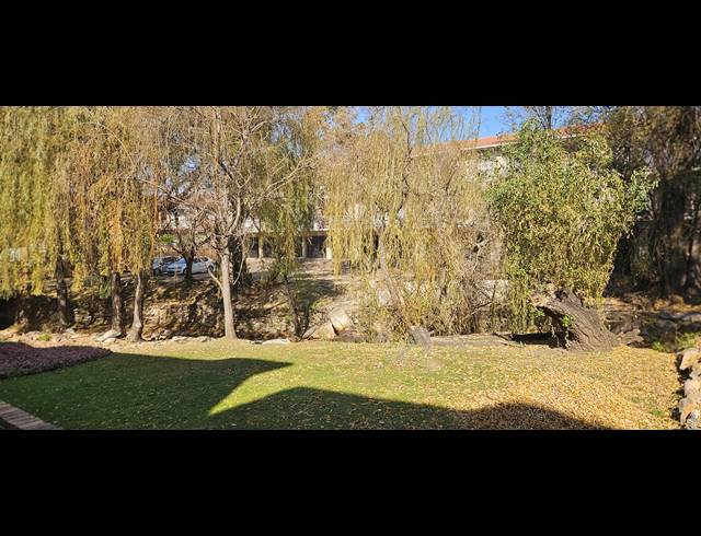 2 BEDROOM TOWNHOUSE FOR SALE IN SOUTH CREST